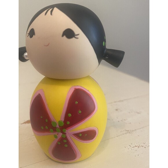 Momiji Doll Figurine Dreaming 2006 Secret Message Used Not Perfect - Picture 2 of 8